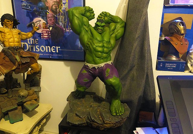 1605937636 715 Statue de Hulk bandes sonores television et plus