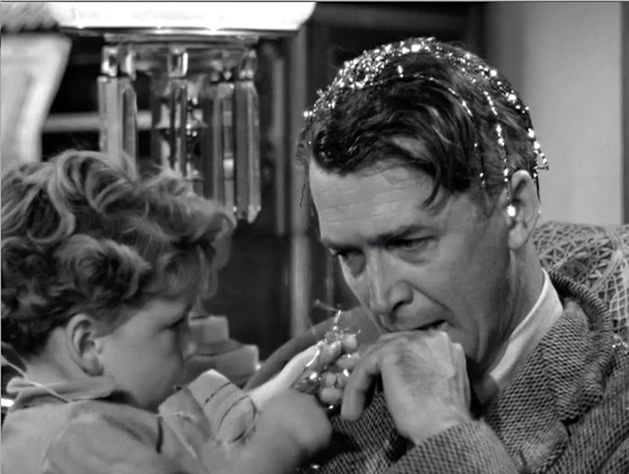 1606007233 381 Jimmy Hawkins amp Karolyn Grimes sur C39est une vie merveilleuse
