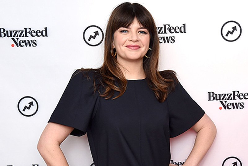 Casey Wilson de Happy Endings rejoint The Shrink Next Door