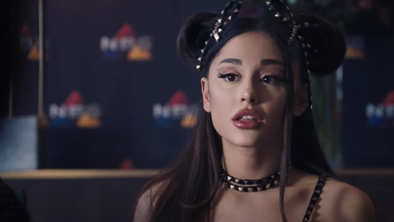 ariana-grande-dont-look-up-6278882-1129769-png