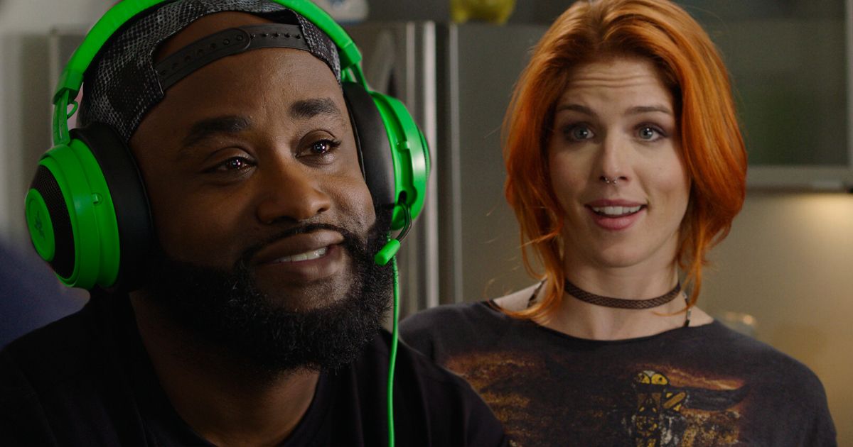 Emily Bett Rickards et Tray Chaney discutent Gamer Comedie Nous devons