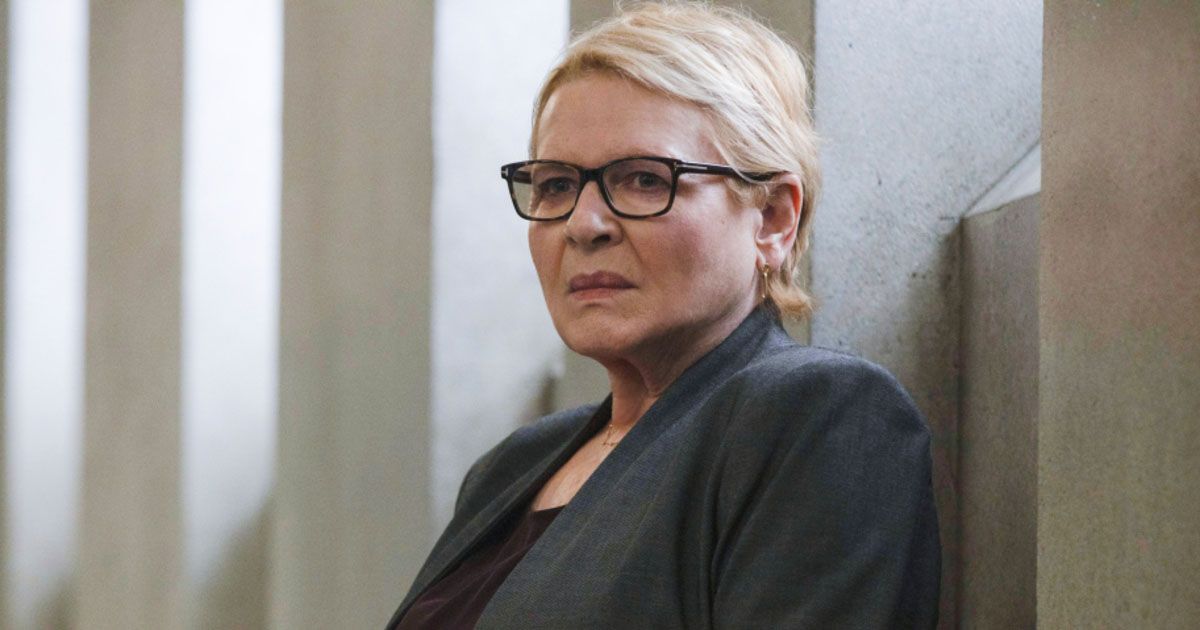 Dianne Wiest sur la premiere saison du maire de Kingstown