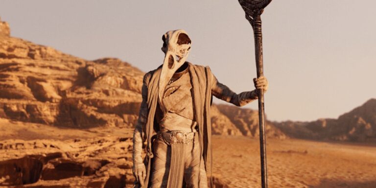Le superbe cosplay de Moon Knight présente un Khonshu terrifiant grandeur nature