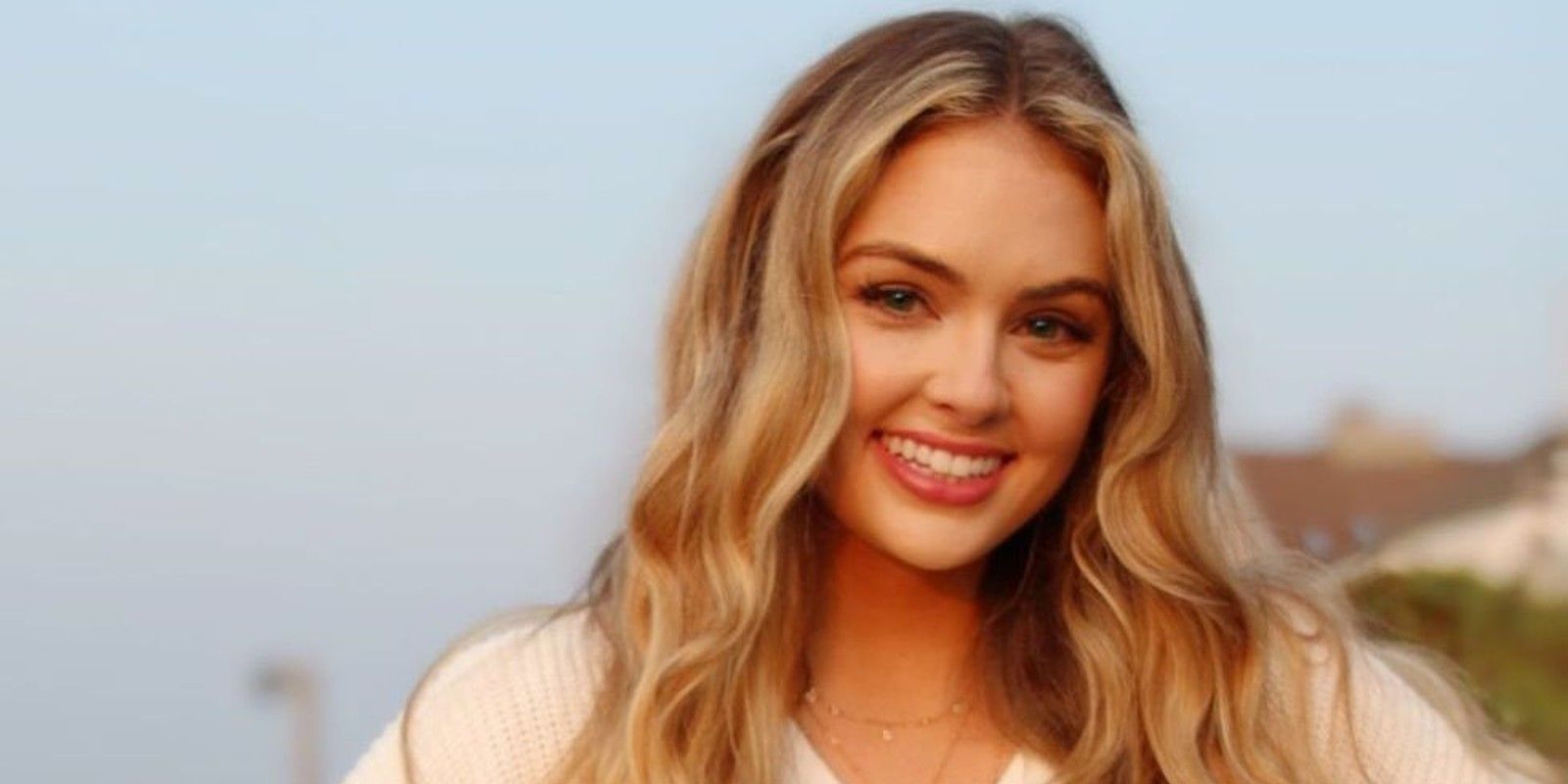 Bachelor Star Susie Evans Pens Blog Post À propos de Clayton Echard Split