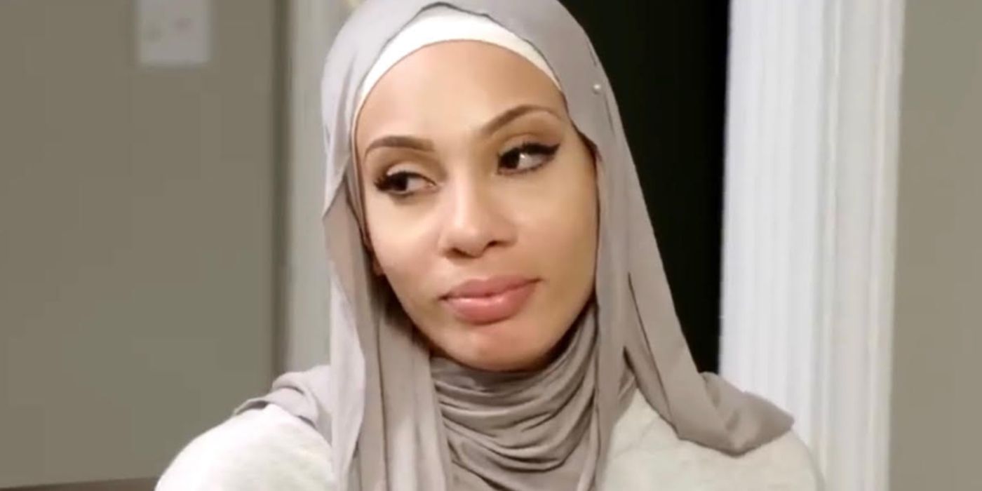 Shaeeda wearing a gray hajib 90 Day Fiancé