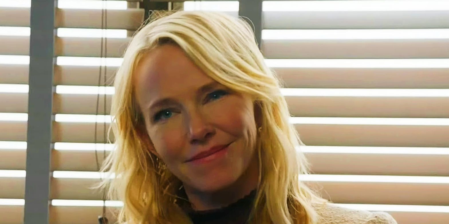 Amanda Rollins smiling in Law and Order SVU