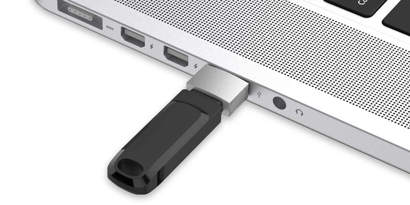Nonna USB-C To USB-A Adapter Plugged Into A MacBook
