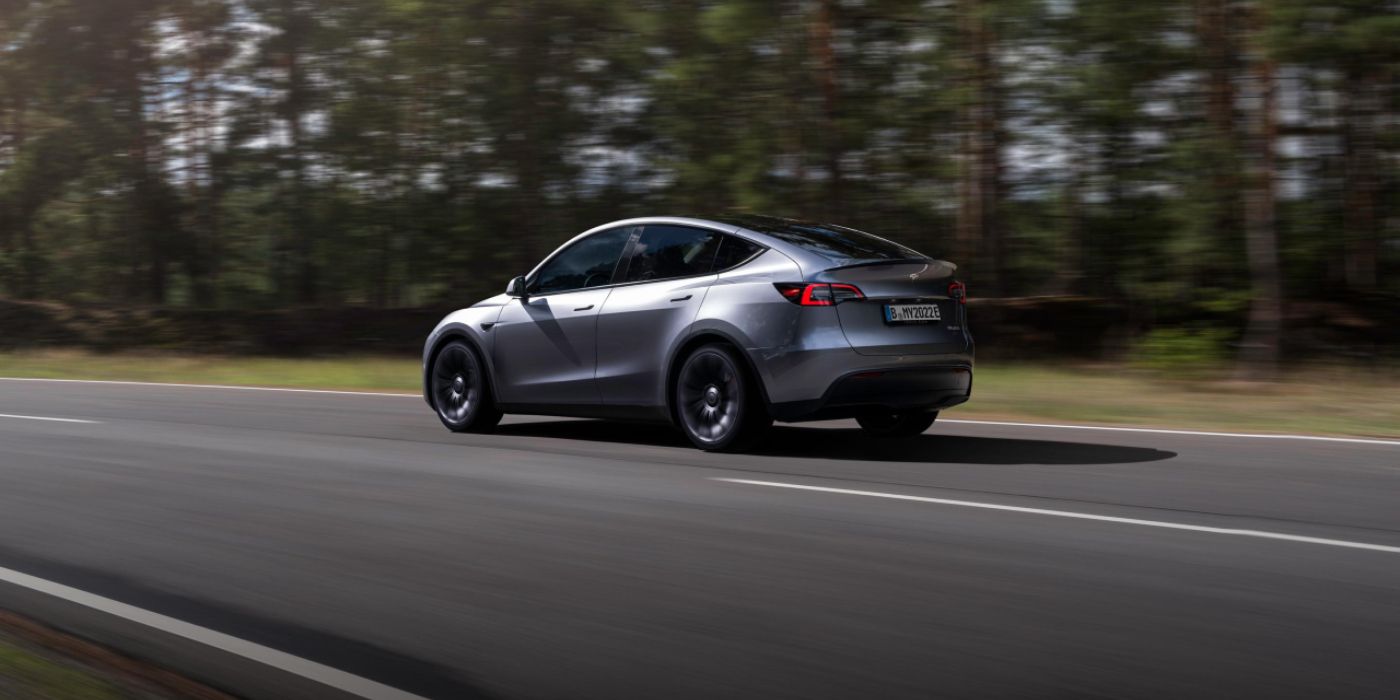 Tesla Model Y (1)