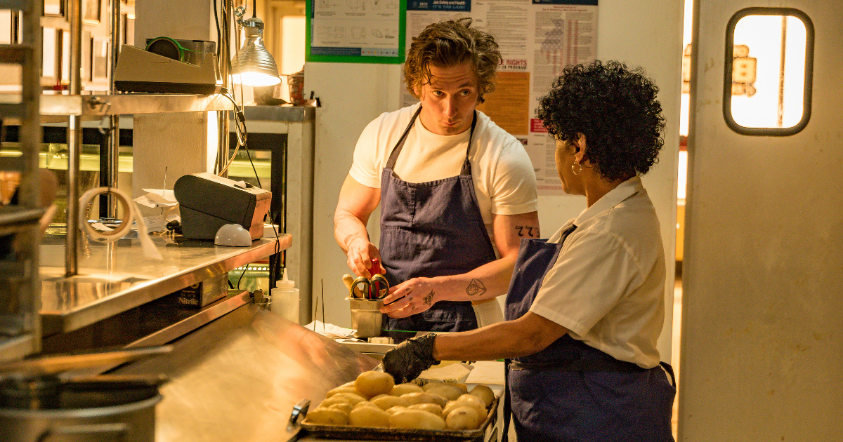 Jeremy Allen White and Liza Colon Diaz in The Bear