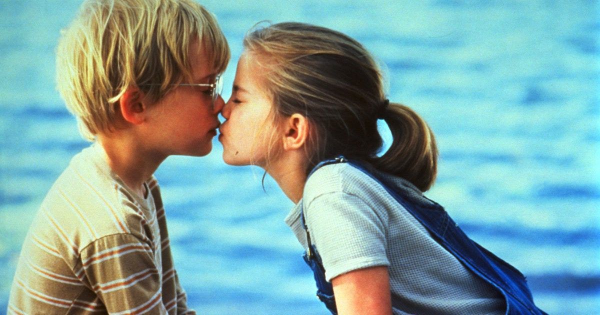 Macaulay Culkin and Anna Chlumsky in My Girl