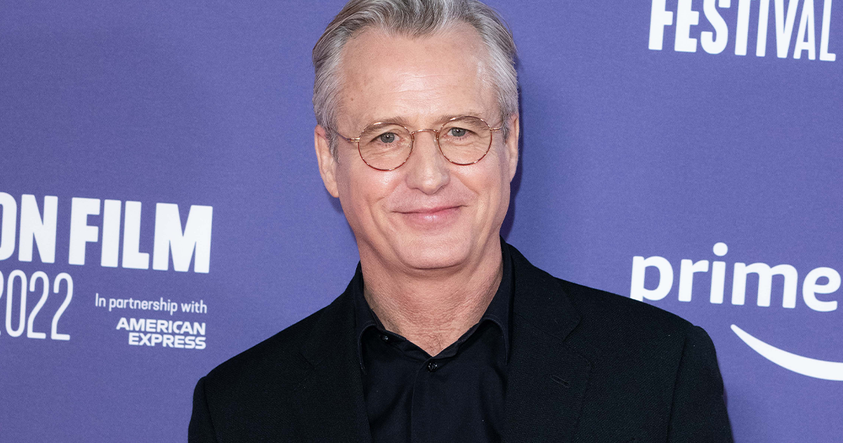 Linus Roache sur les excuses et Harry Styles
