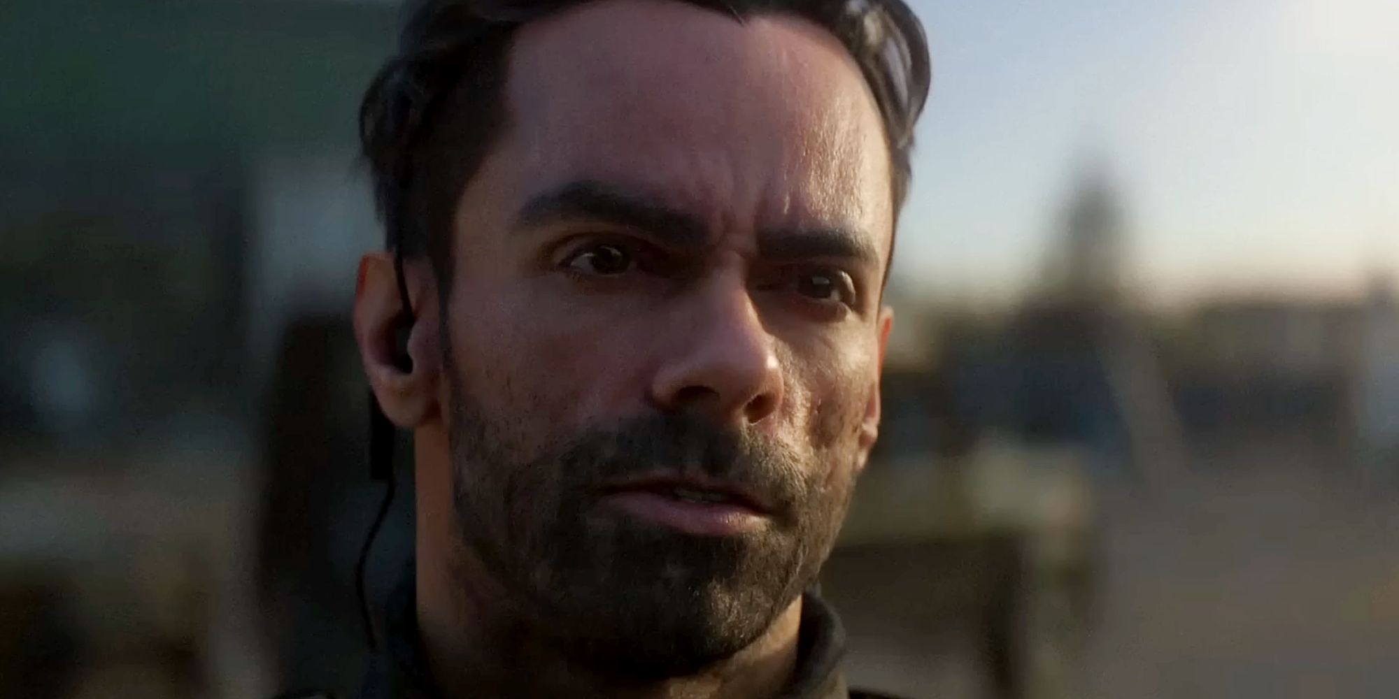 Alejandro from 2022's Modern Warfare 2, talking to Soap and Ghost during a cutscene in the campaign.