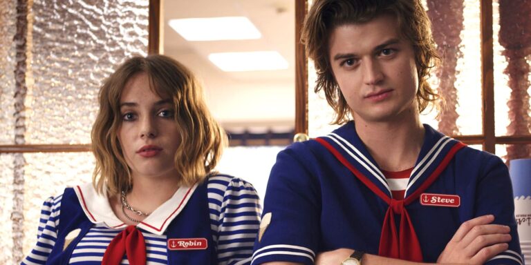 Stranger Things Cosplay a Steve et Robin dans leurs uniformes Goofy Scoops Ahoy