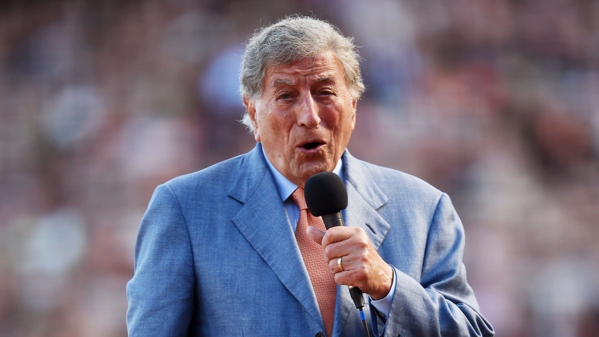 Singer Tony Bennett sings