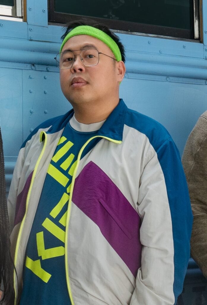 Nico Santos joue Hugh dans "Happiness for Beginners" (Netflix)