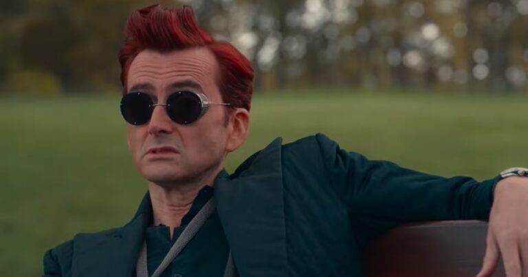 Le clip de la saison 2 de Good Omens montre Crowley doutant du but du paradis et de l&rsquo;enfer