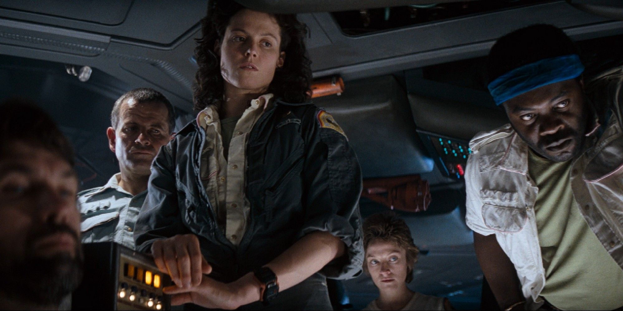 L'émission télévisée Alien arrête officiellement le tournage alors que les acteurs font grève pour un salaire équitable, l'équipe travaille toujours