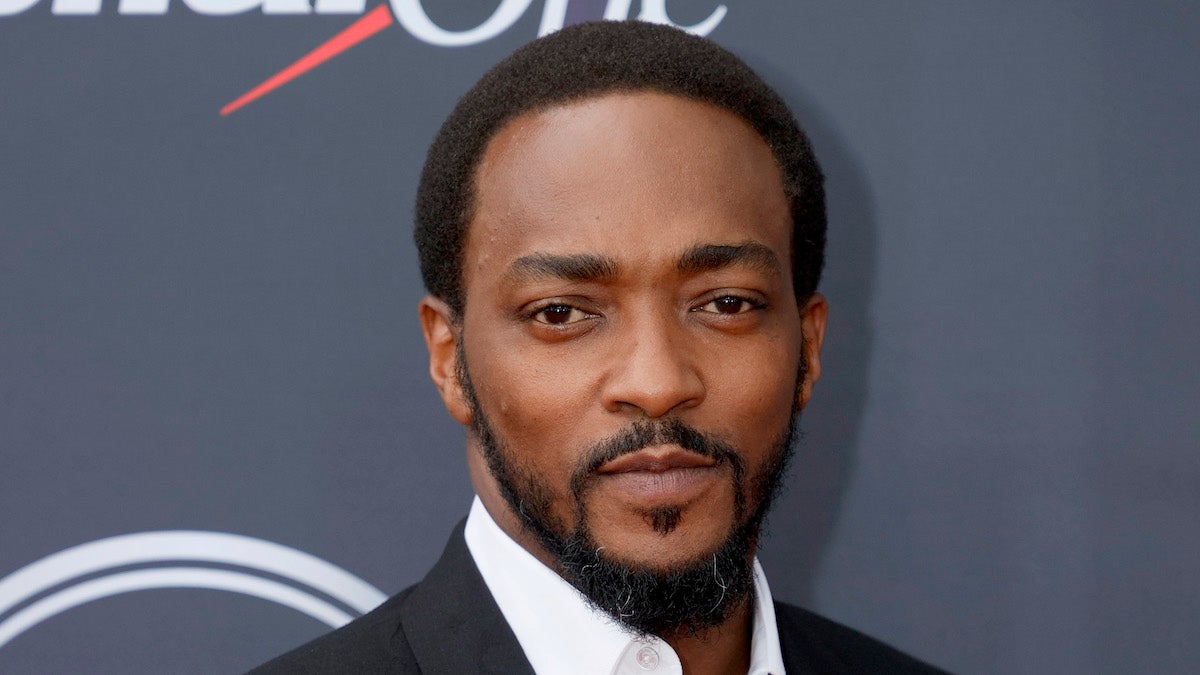 Anthony Mackie dit que la suite de Marvel 'Captain America: Brave New World' lui apporte 'Full Circle'