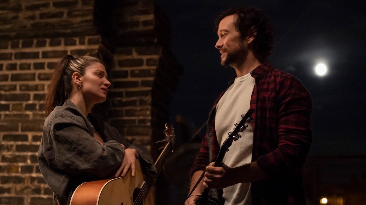 Eve Hewson découvre le pouvoir transformateur de la musique dans la première bande-annonce de "Flora and Son" (vidéo)