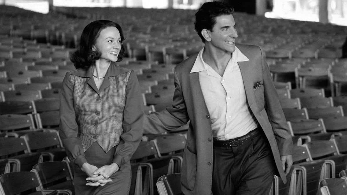 La première bande-annonce de "Maestro" révèle que Bradley Cooper incarne le compositeur Leonard Bernstein (vidéo)