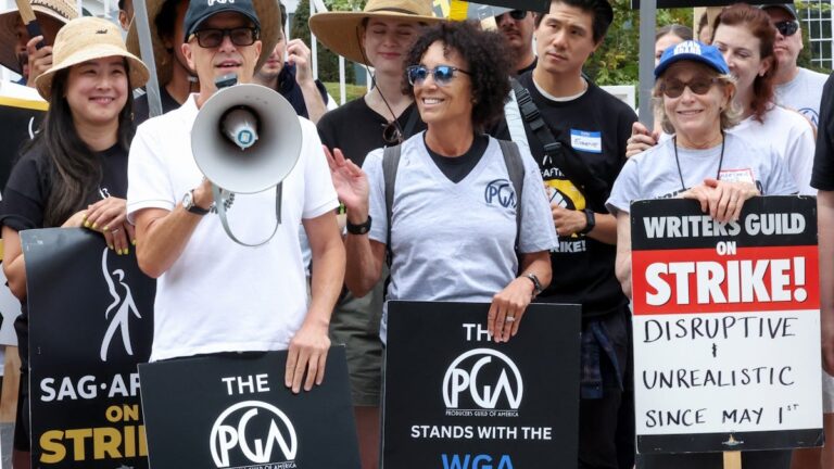 Les présidents de la PGA contestent le nom de l’AMPTP : « Ils ne sont pas des producteurs ». Nous sommes des producteurs (Vidéo)