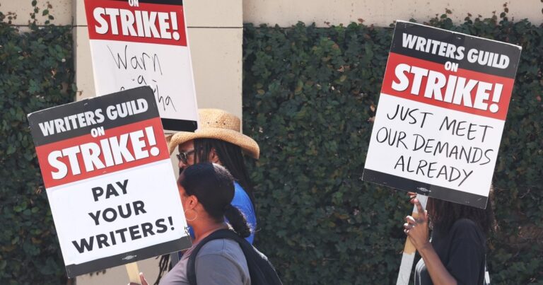 WGA répond à la dernière proposition des studios : « Pas assez »