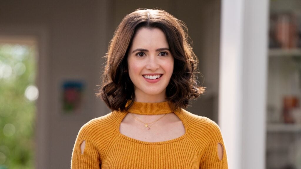 Laura Marano joue Cami Conway dans "Choose Love" (Netflix)