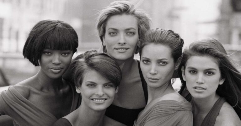 La revue des super modèles |  Un regard inspirant sur les parcours de quatre modèles emblématiques