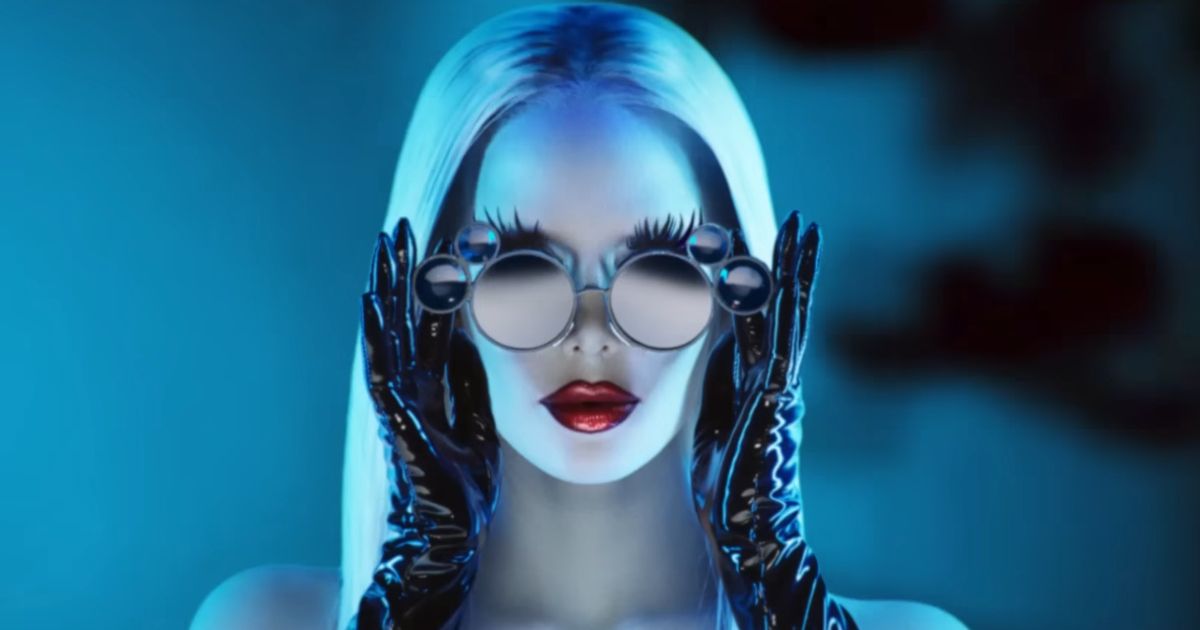 Les critiques de la saison 12 d'American Horror Story disent que la saison de Kim Kardashian est en fait un peu trop délicate