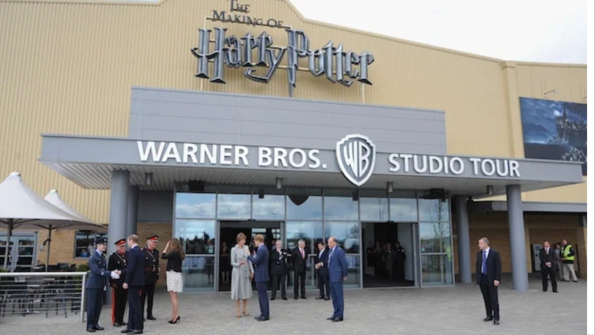 DC va baser la production dans les studios élargis de Warner Bros. Discovery au Royaume-Uni