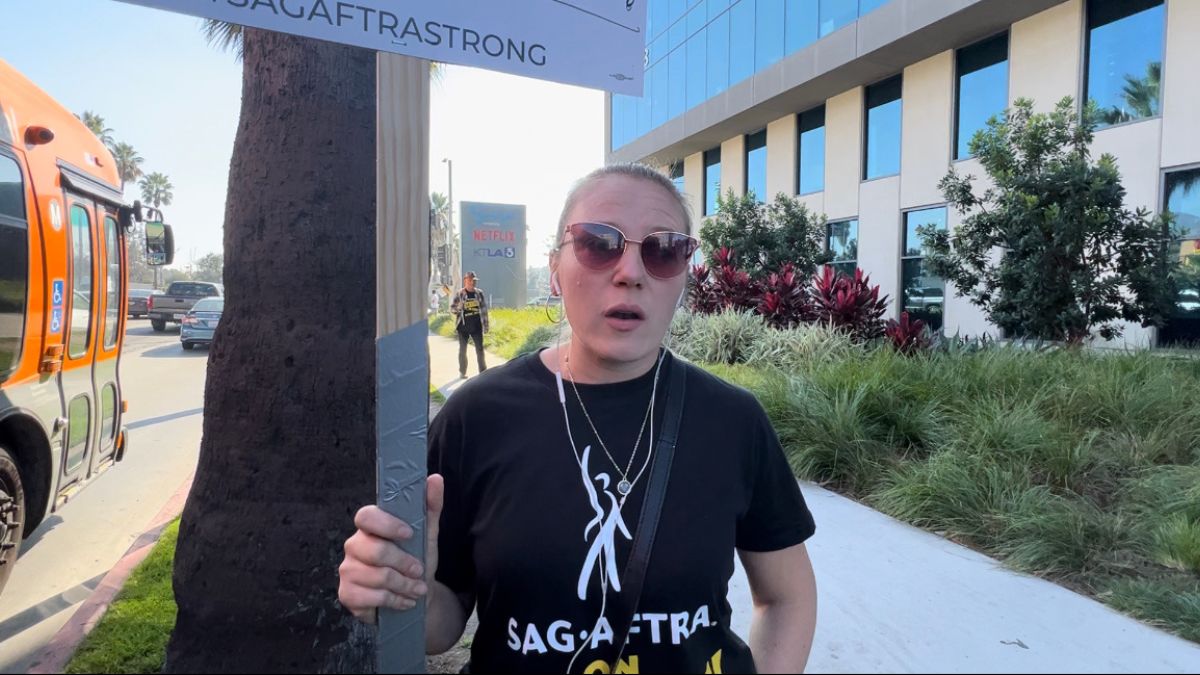 Les acteurs sont « ravis » de l'accord WGA, mais Hope Studios offre à SAG-AFTRA ce dont elle « a besoin et mérite » (vidéo)
