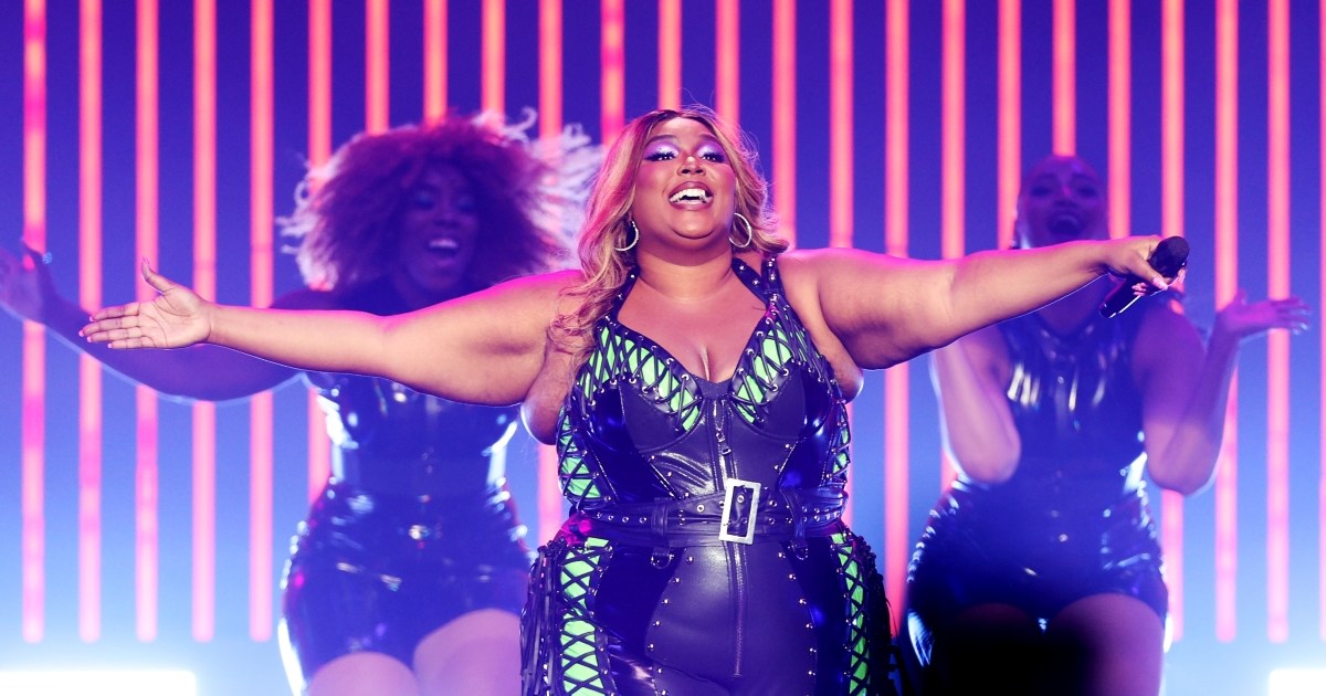 Lizzo poursuivie en justice pour des allégations d'environnement de travail hostile