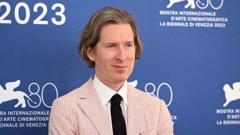 Wes Anderson n&rsquo;est pas fou des modifications du livre de Roald Dahl : « Je ne veux même pas que l&rsquo;artiste modifie son travail »
