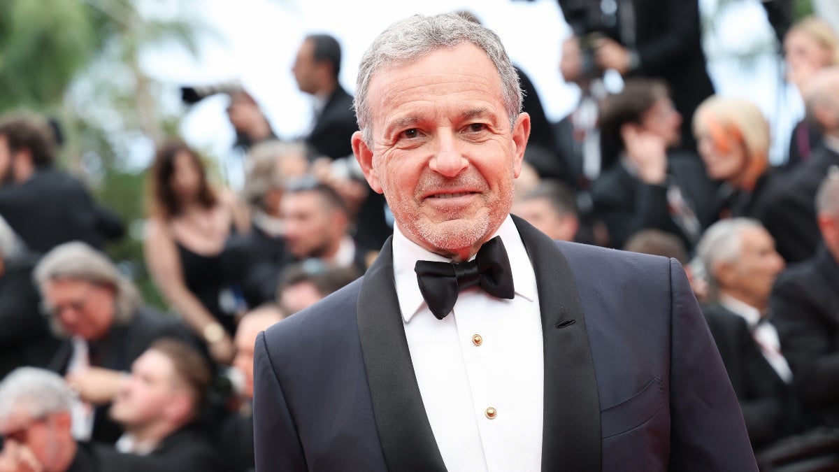 Bob Iger de Disney envoie une note aux employés juifs exprimant sa « profonde indignation » face aux attaques du Hamas
