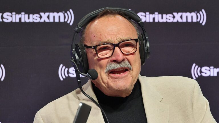 Dick Butkus, secondeur et acteur du Temple de la renommée de la NFL, décède à 80 ans