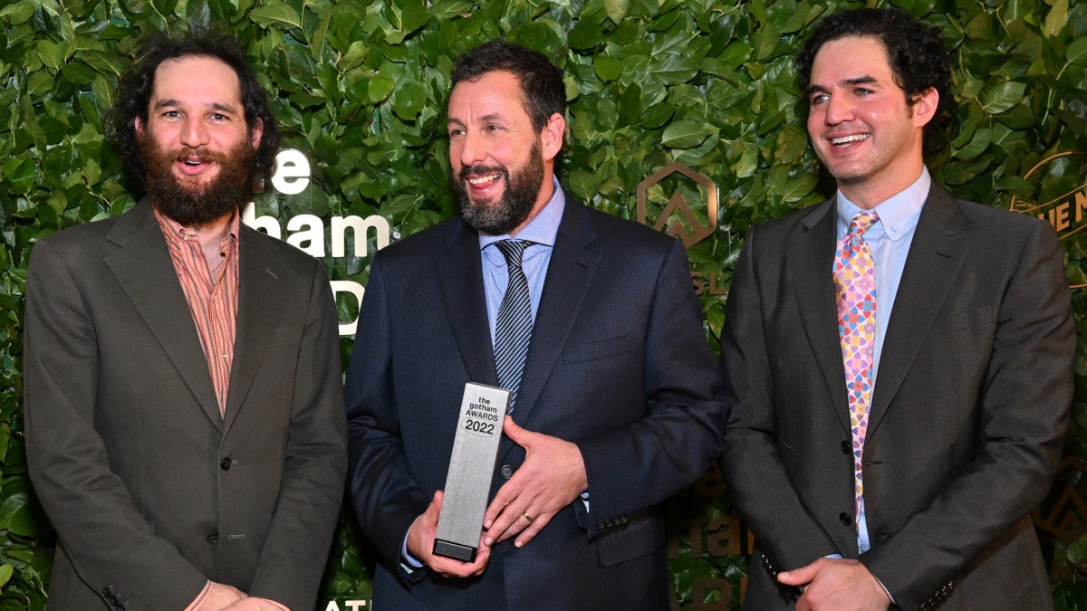 Adam Sandler déclare que le nouveau film des frères Safdie a été retardé à cause des grèves