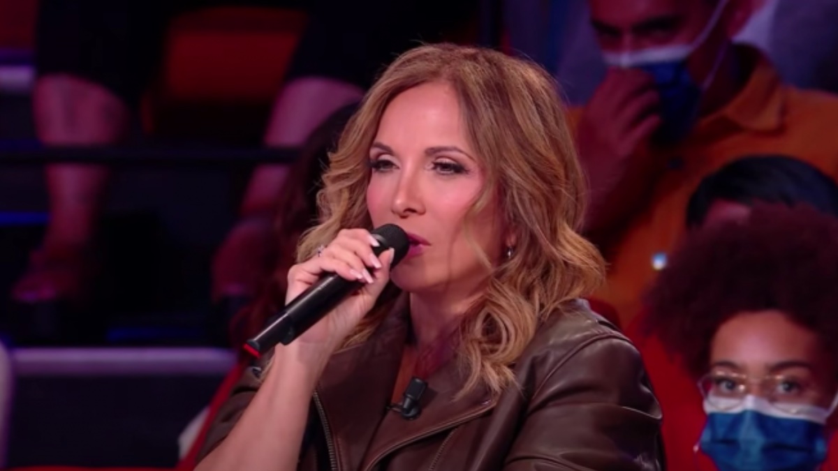 Hélène Ségara balance sur Nagui et Taratata