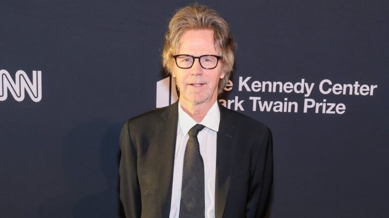 Dex Carvey, fils de Dana Carvey, décède à 32 ans d&rsquo;une overdose accidentelle : un message d&rsquo;espoir pour les personnes en lutte contre la dépendance