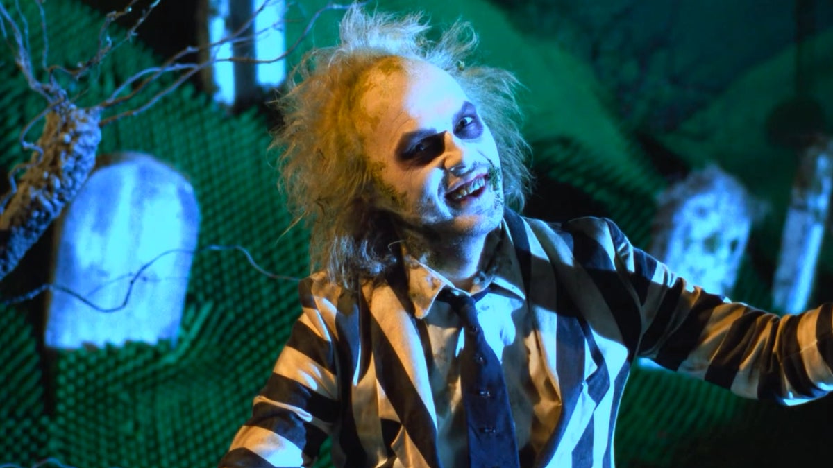Le tournage de "Beetlejuice 2" s'achève et Tim Burton partage une photo de plateau séduisante