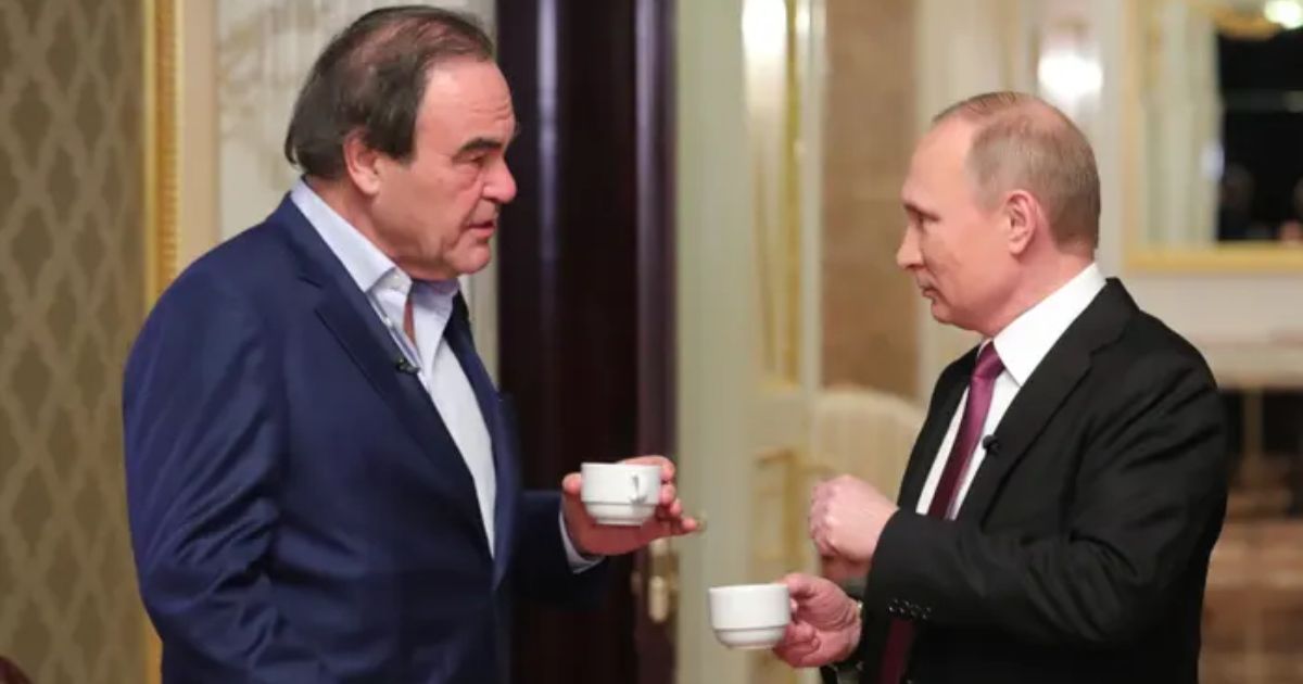 Oliver Stone défend Trump et Poutine, remet en question les vaccins et les élections avec Bill Maher