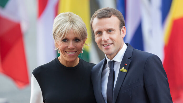 La Love Story d&rsquo;Emmanuel et Brigitte Macron : Un Amour au-Delà des Critiques