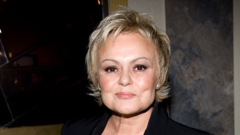La lutte de Muriel Robin contre l’addiction : Confessions sur sa bataille contre l’alcool