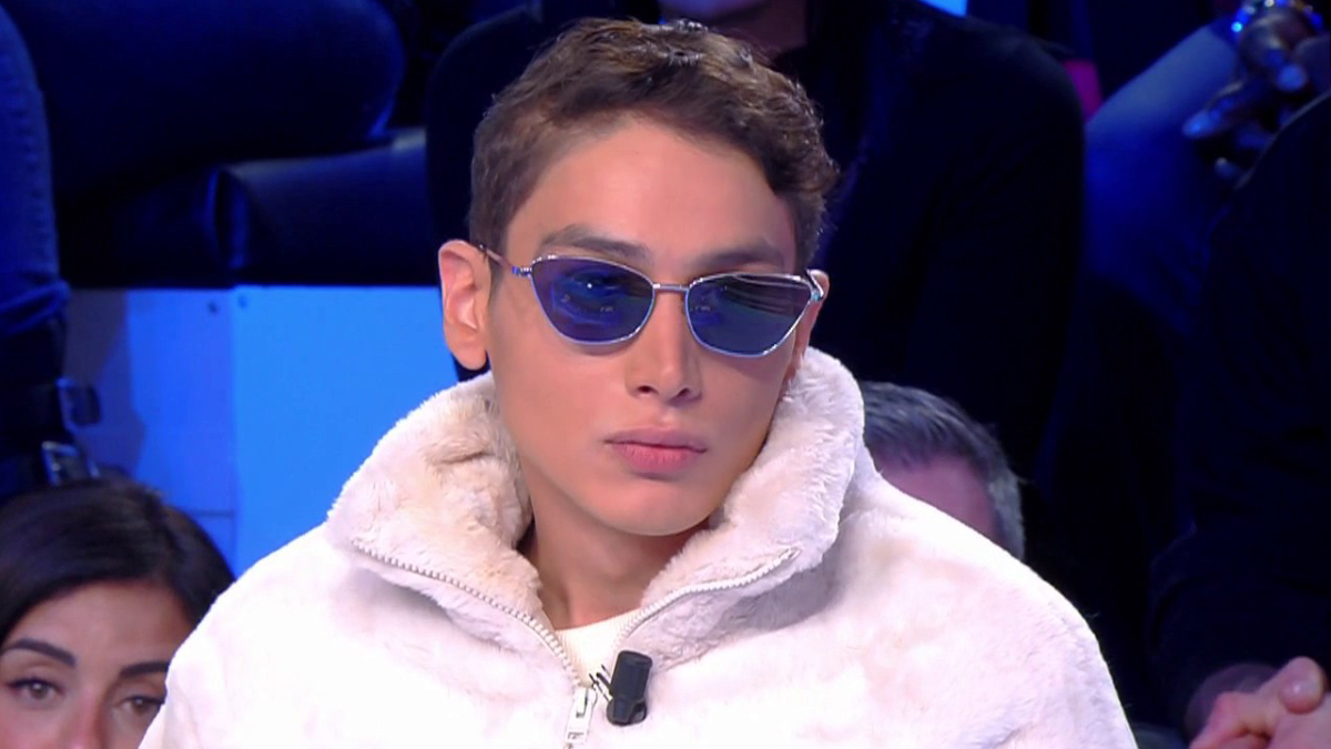 agressé avec une arme à feu et séquestré chez lui, la scène filmée