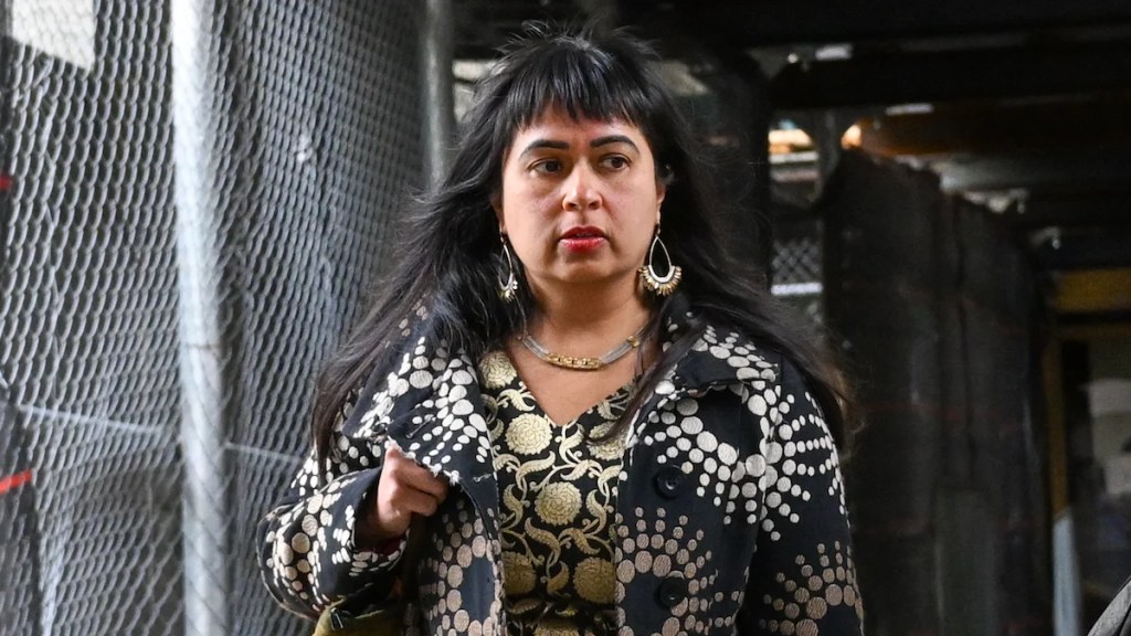 L'avocat de Jonathan Majors dit au jury que les images de la boîte de nuit contredisent la blessure de l'accusatrice Grace Jabbari