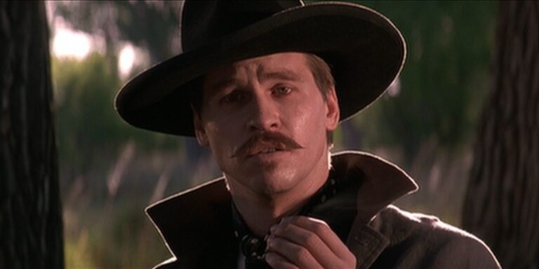 Val Kilmer célèbre le 30e anniversaire de l&rsquo;un de ses meilleurs rôles avec…