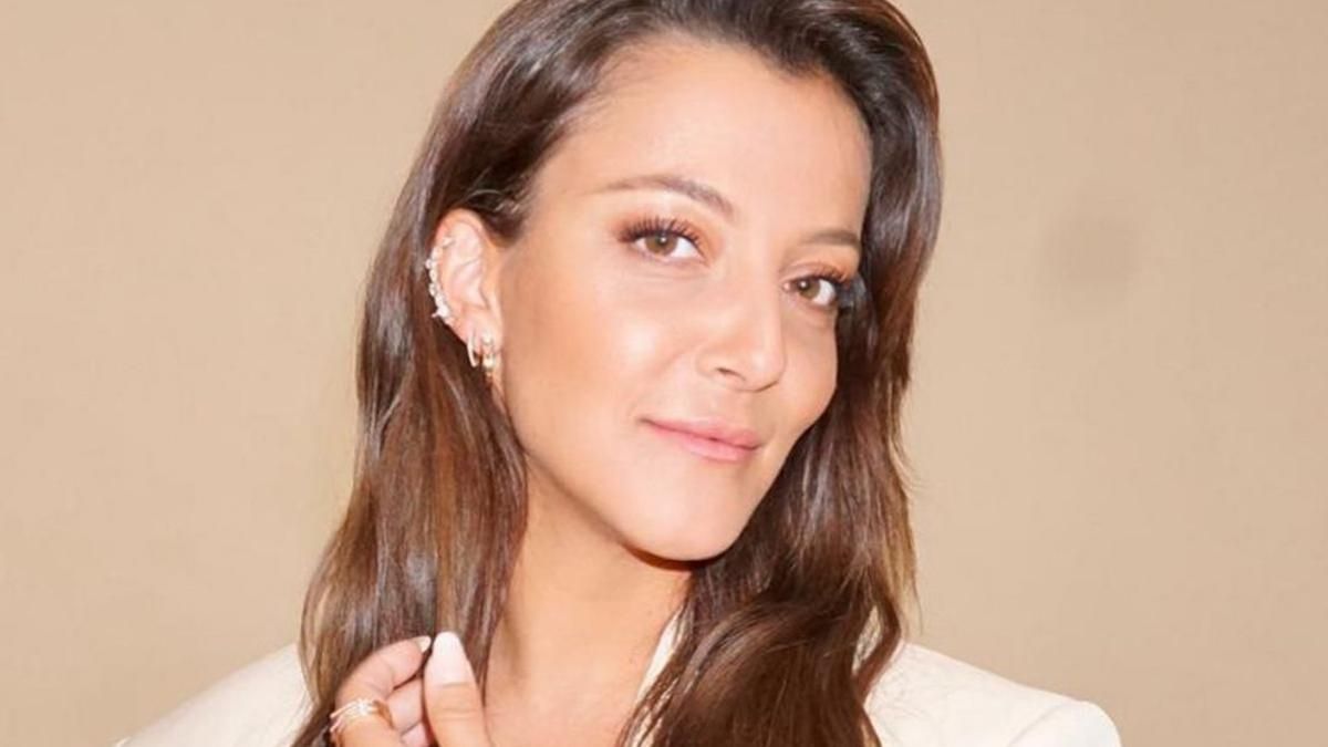 Camille Lellouche : « Abîmée », la chanteuse revient sur ses abus avec...