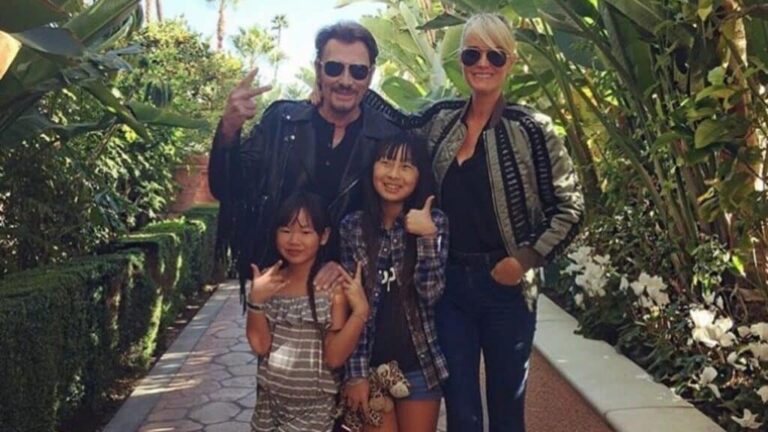 “C’est important de voir nos racines” : Jade et Joy Hallyday se confient sur leur adoption