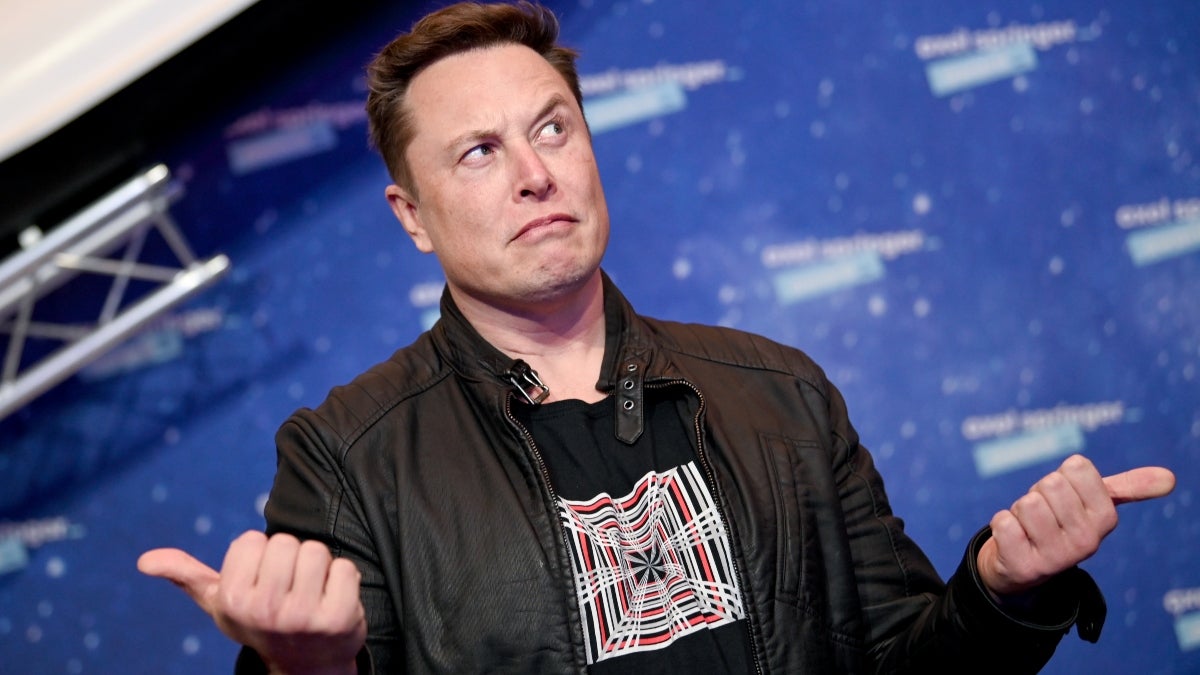Elon Musk dit aux annonceurs de X de "se foutre en l'air".