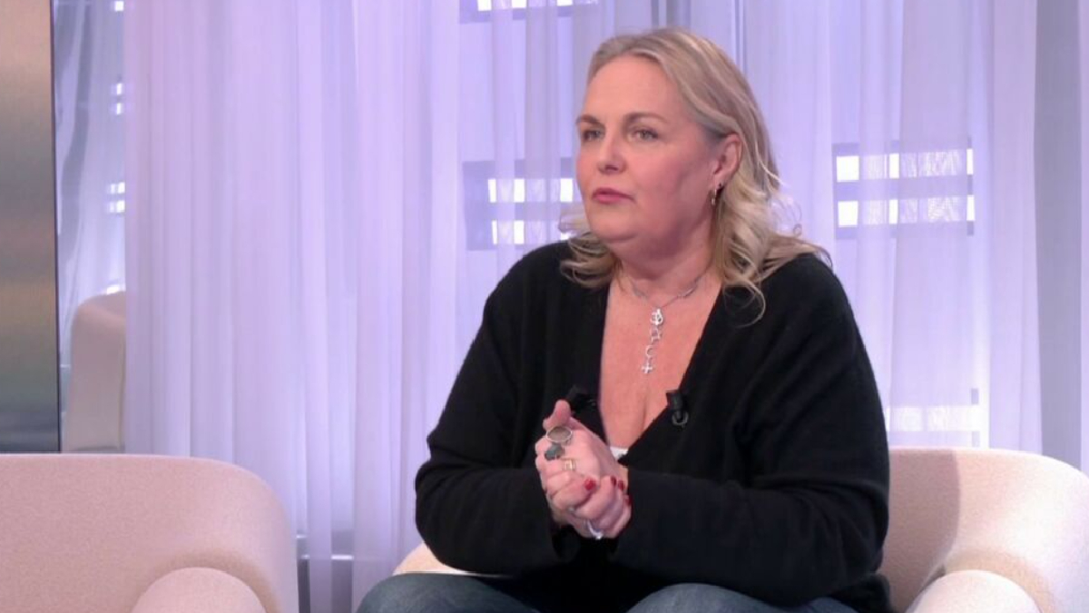 « J’ai pris des bons coups dans la gueule » : Valérie Damidot se confie sur les violences conjugales...