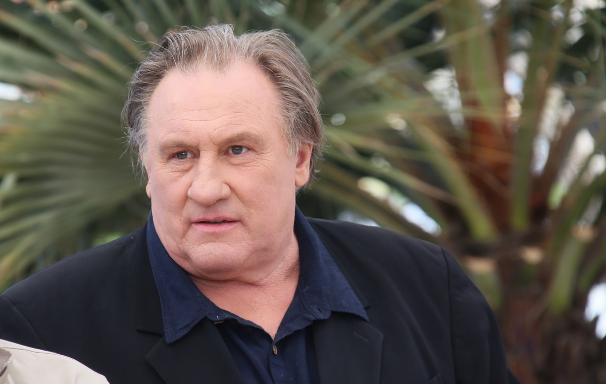« J’ai une poutre dans le caleçon » : Gérard Depardieu multiplie les remarques sexistes dans une...